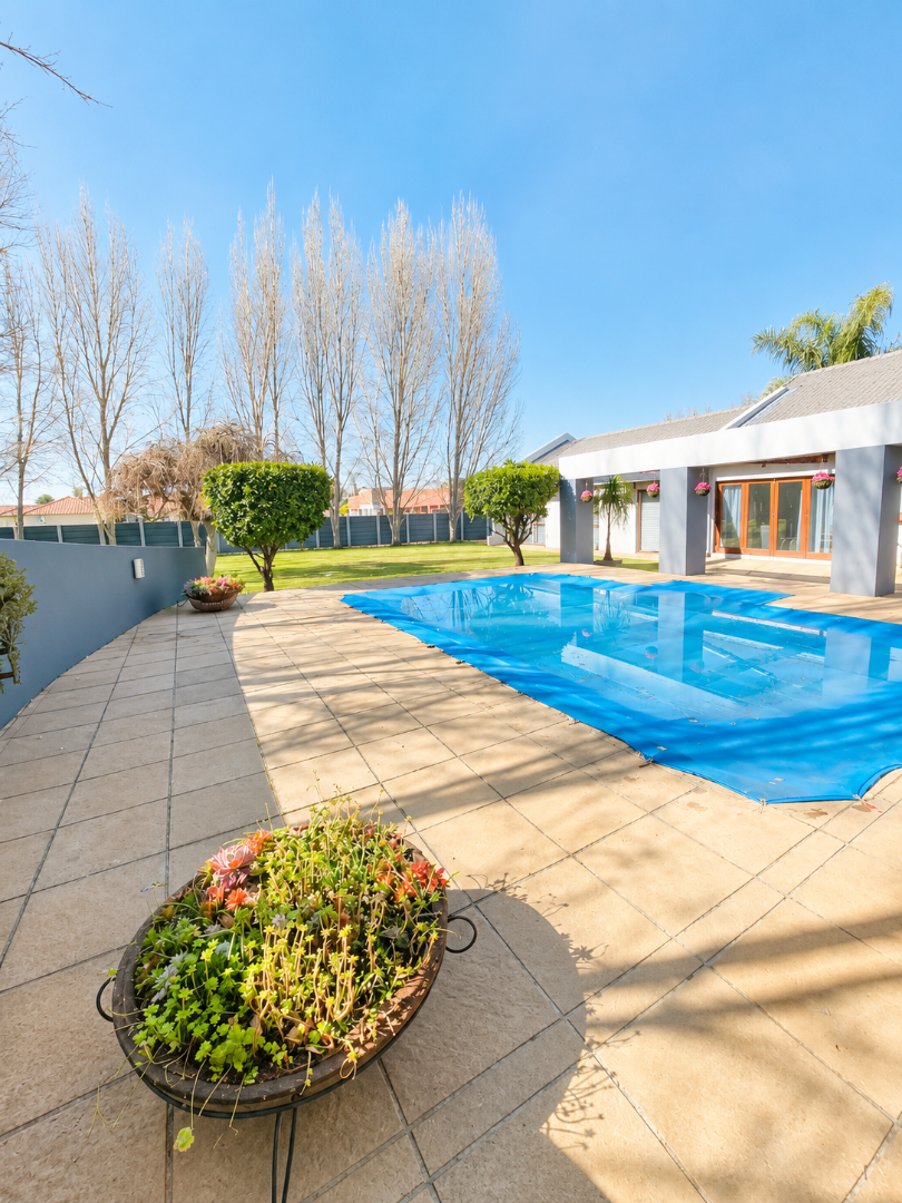 4 Bedroom Property for Sale in Flamwood North West